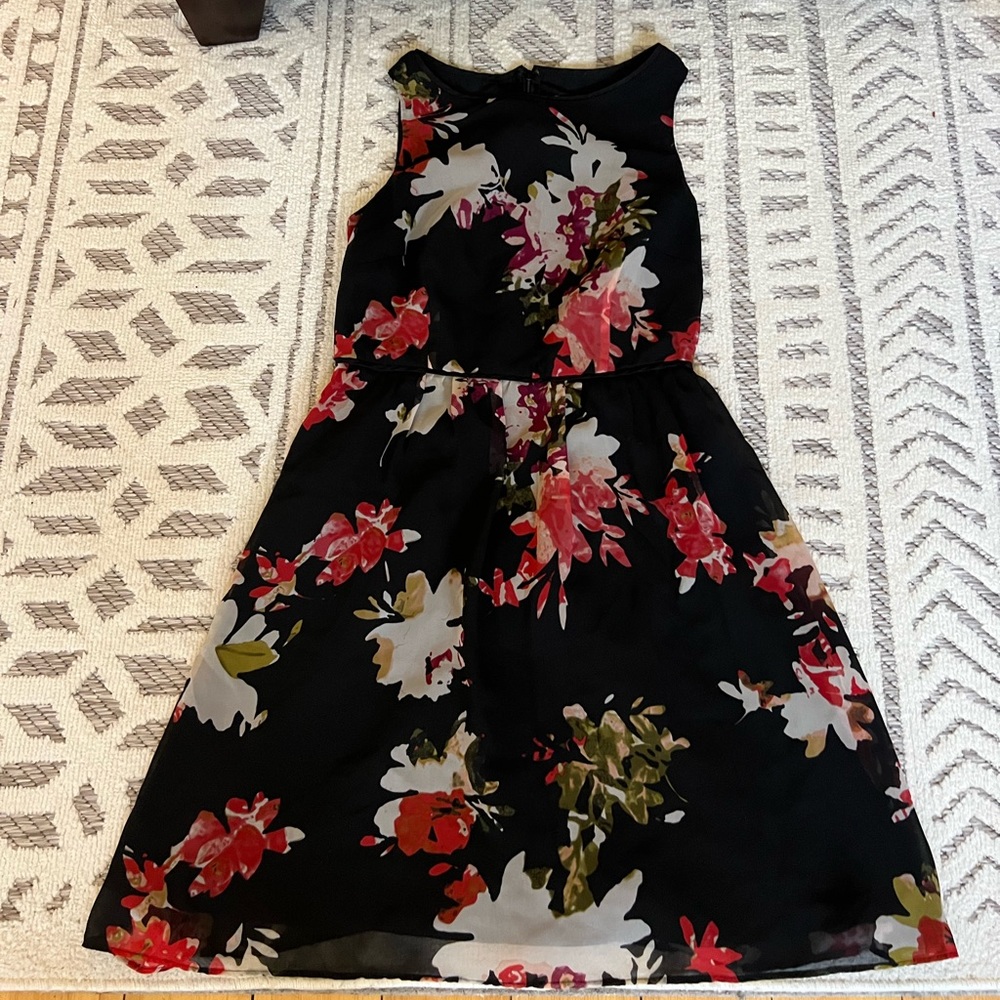 Ann Taylor LOFT beautiful black chiffon floral dress in size 00P